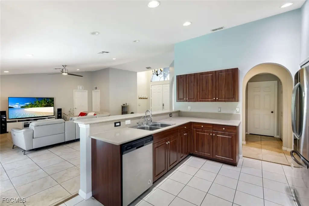 3109 NE 6th Place Cape Coral FL 33909