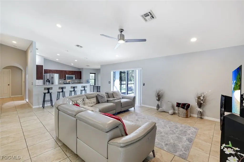 3109 NE 6th Place Cape Coral FL 33909