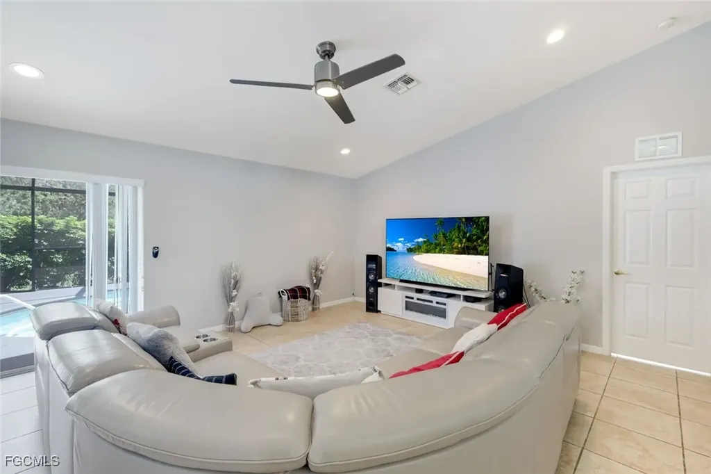 3109 NE 6th Place Cape Coral FL 33909