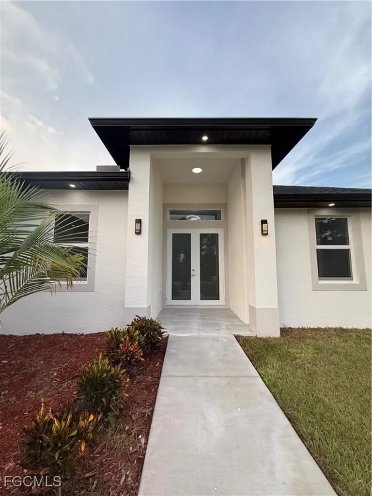 2807 40th Street W Lehigh Acres FL 33971-2038