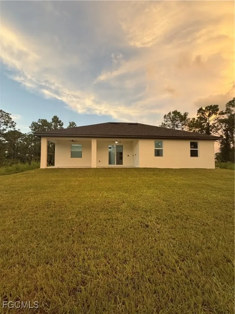 2807 40th Street W Lehigh Acres FL 33971-2038