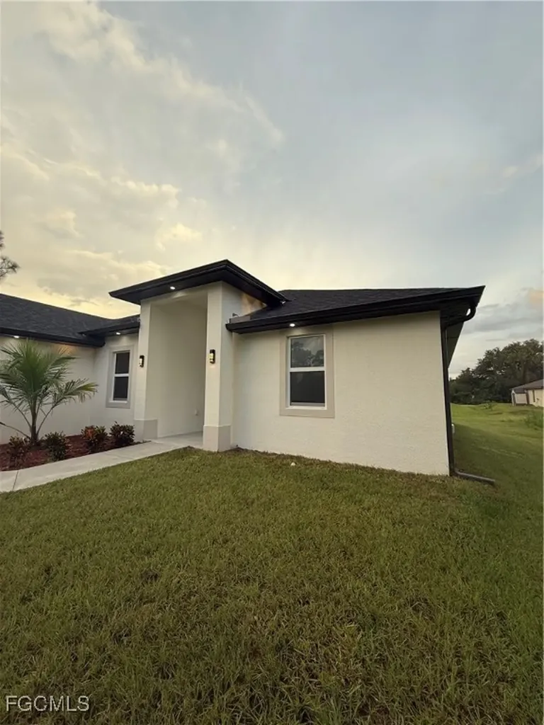 2807 40th Street W Lehigh Acres FL 33971-2038