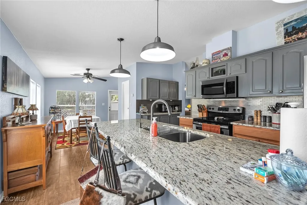 4936 Steve Reeves Lane Plant City FL 33565