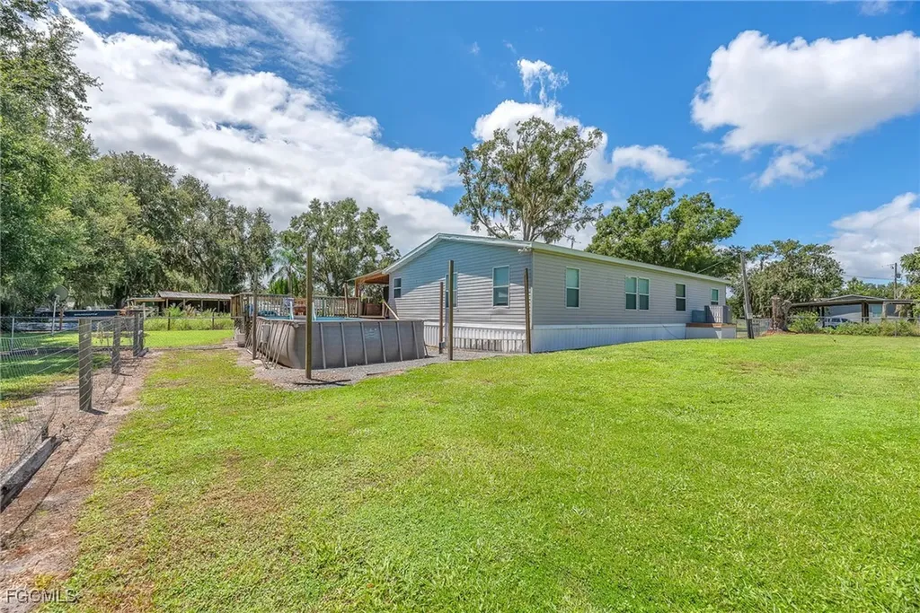 4936 Steve Reeves Lane Plant City FL 33565