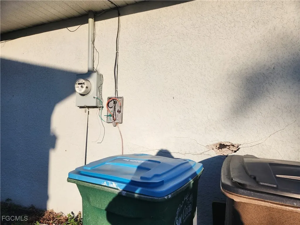 621 SW 21st Lane Cape Coral FL 33991