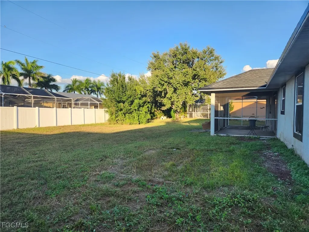 621 SW 21st Lane Cape Coral FL 33991