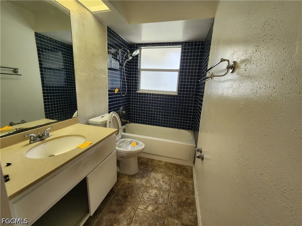 621 SW 21st Lane Cape Coral FL 33991