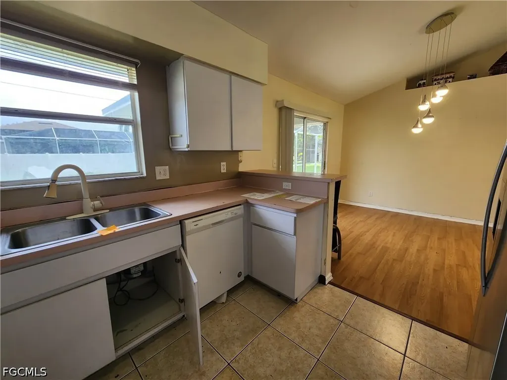 621 SW 21st Lane Cape Coral FL 33991