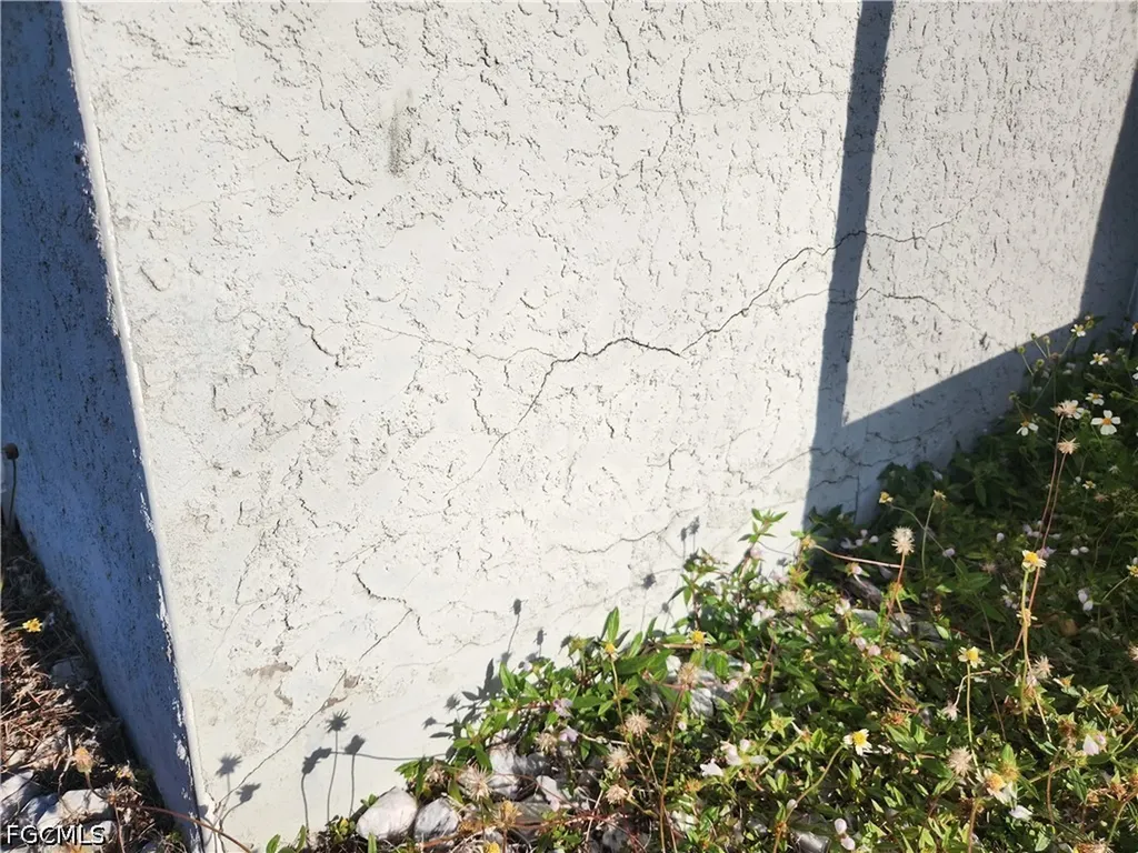 621 SW 21st Lane Cape Coral FL 33991
