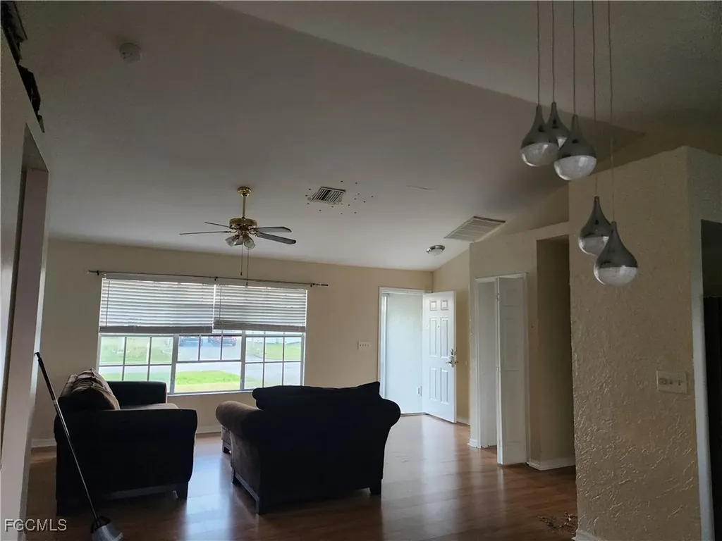 621 SW 21st Lane Cape Coral FL 33991