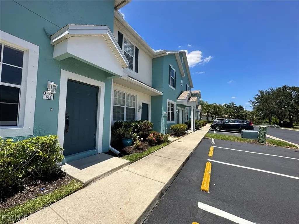 3627 Pine Oak Circle Fort Myers FL 33916