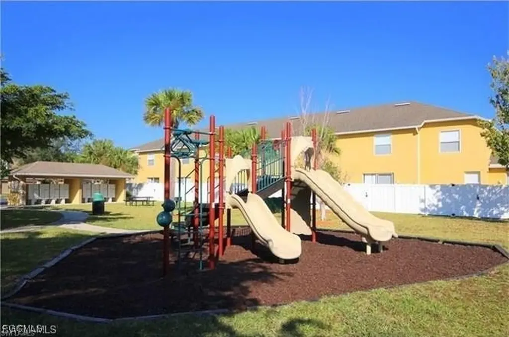 3627 Pine Oak Circle Fort Myers FL 33916