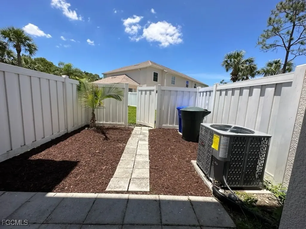 3627 Pine Oak Circle Fort Myers FL 33916