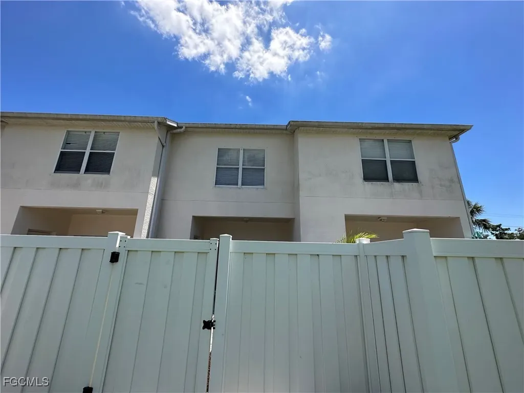 3627 Pine Oak Circle Fort Myers FL 33916