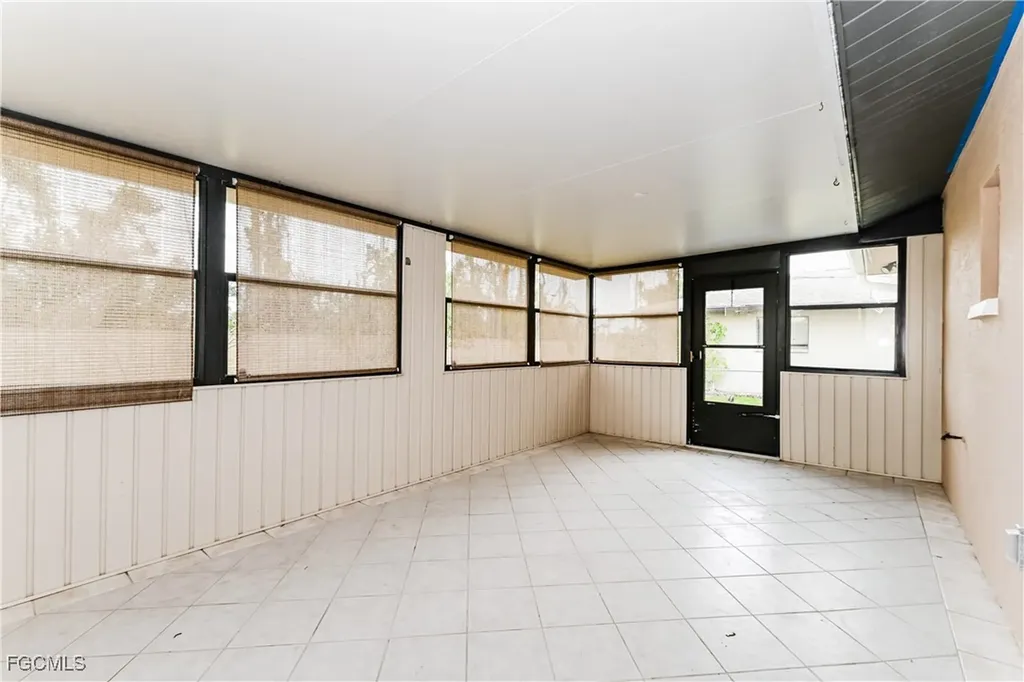 1005 SW 22nd Terrace Cape Coral FL 33991