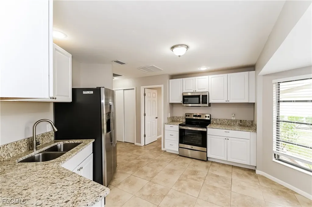 1005 SW 22nd Terrace Cape Coral FL 33991