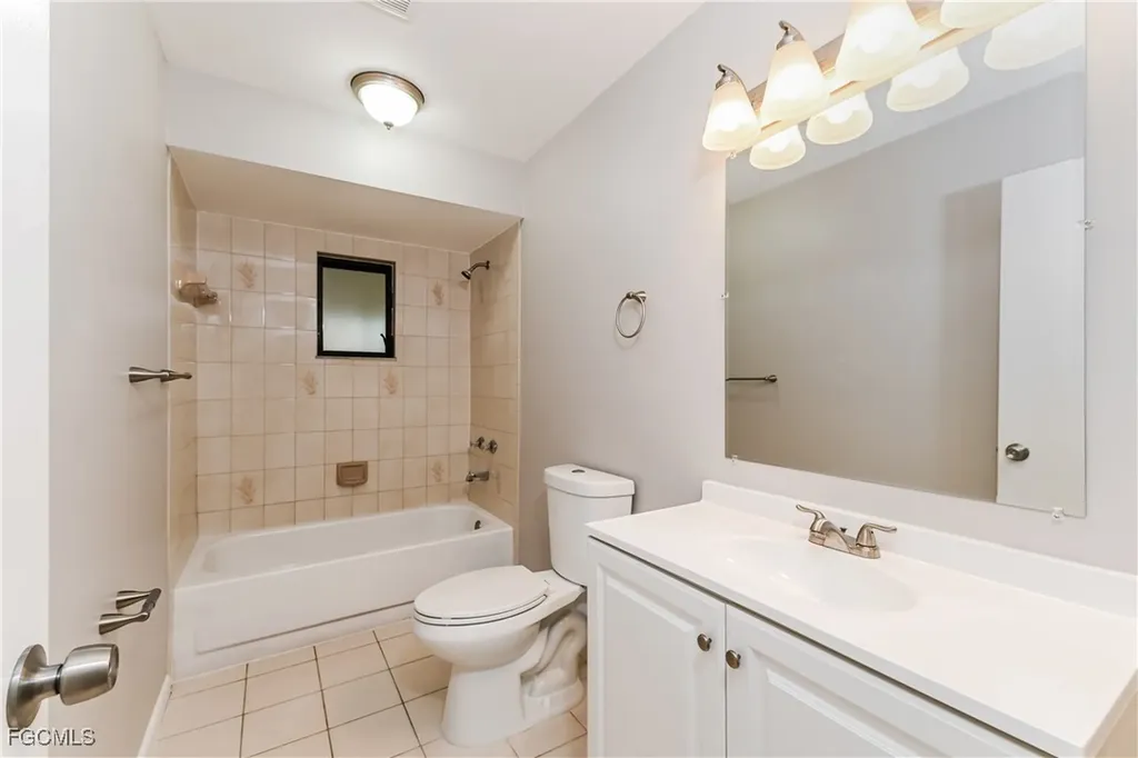 1005 SW 22nd Terrace Cape Coral FL 33991