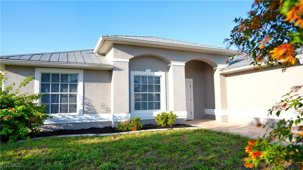 930 SW 37th Terrace Cape Coral FL 33914