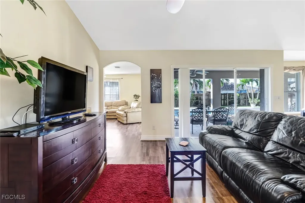 930 SW 37th Terrace Cape Coral FL 33914