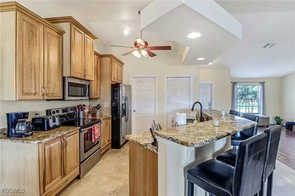 930 SW 37th Terrace Cape Coral FL 33914