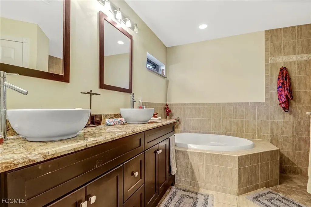 930 SW 37th Terrace Cape Coral FL 33914