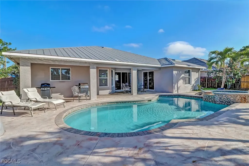 930 SW 37th Terrace Cape Coral FL 33914