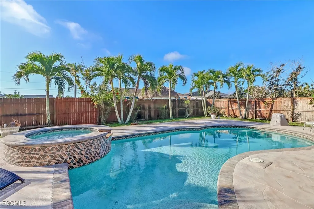 930 SW 37th Terrace Cape Coral FL 33914