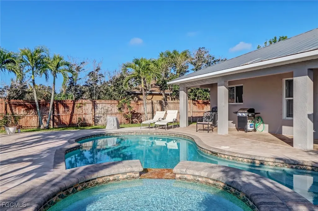 930 SW 37th Terrace Cape Coral FL 33914