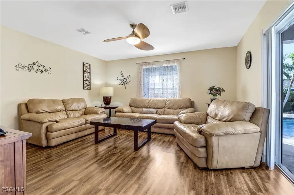 930 SW 37th Terrace Cape Coral FL 33914