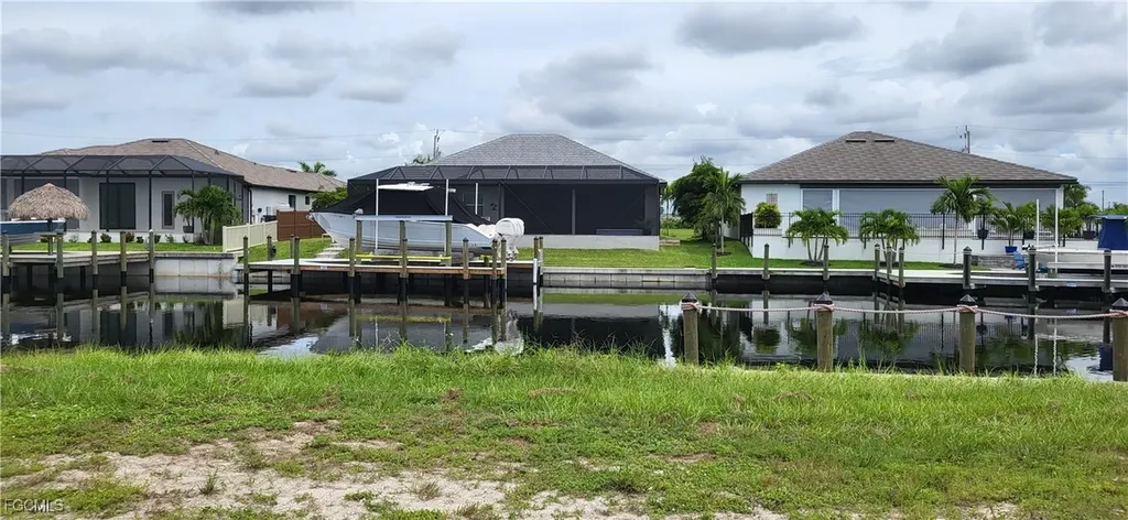 1027 NW 39th Avenue Cape Coral FL 33993