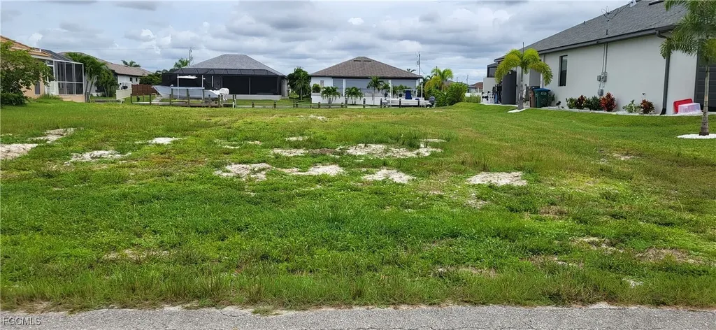 1027 NW 39th Avenue Cape Coral FL 33993