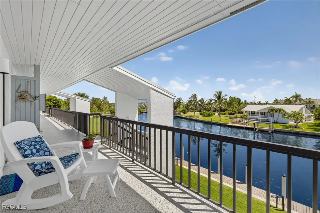 1250 Tennisplace Court Sanibel FL 33957