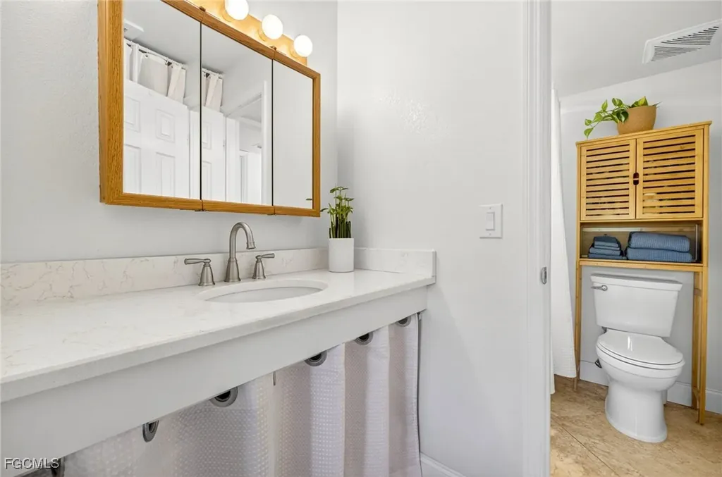 1250 Tennisplace Court Sanibel FL 33957