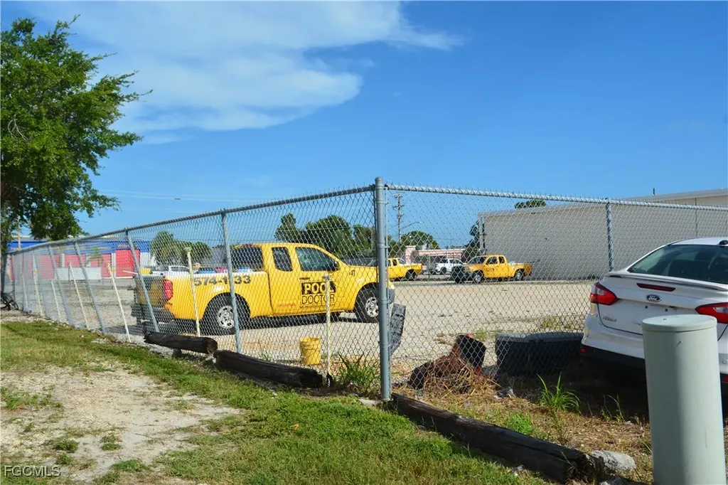 929 Country Club Boulevard Cape Coral FL 33990