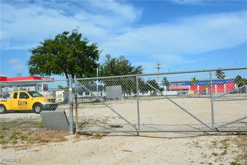 929 Country Club Boulevard Cape Coral FL 33990