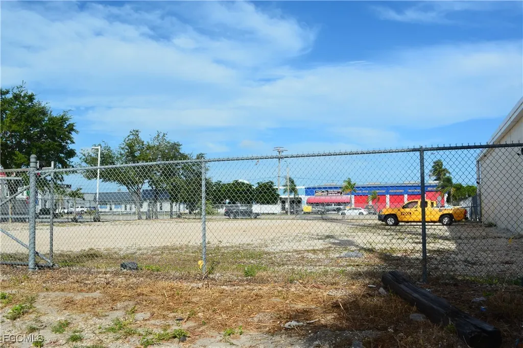 929 Country Club Boulevard Cape Coral FL 33990