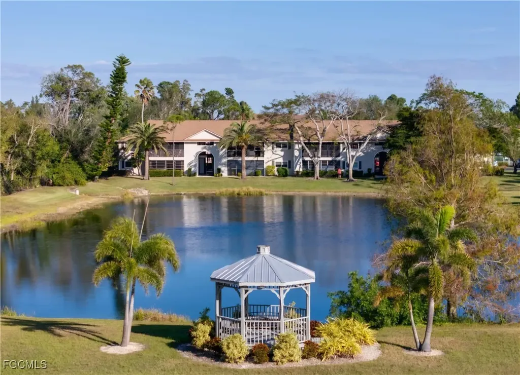 8171 S Woods Circle Fort Myers FL 33919