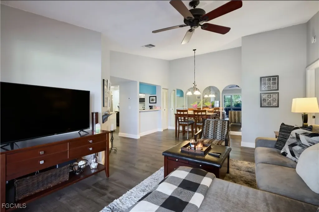8171 S Woods Circle Fort Myers FL 33919