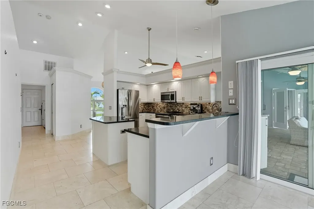 1062 SE 21st Avenue Cape Coral FL 33990
