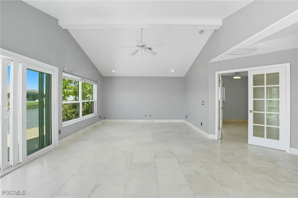 1062 SE 21st Avenue Cape Coral FL 33990
