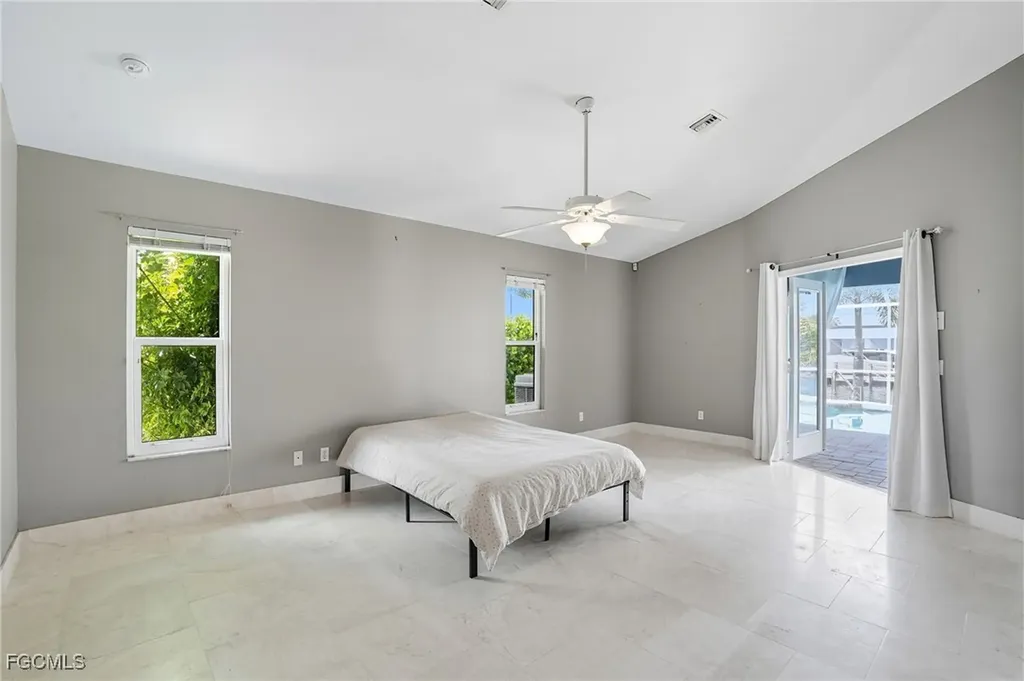 1062 SE 21st Avenue Cape Coral FL 33990