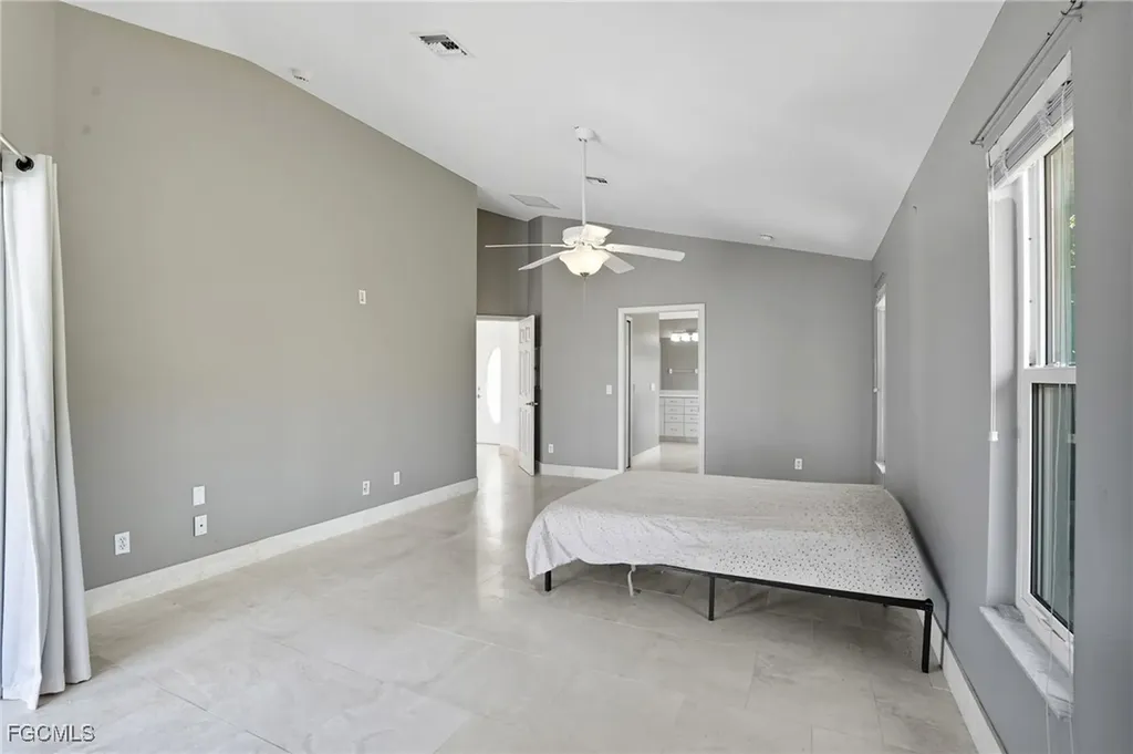 1062 SE 21st Avenue Cape Coral FL 33990