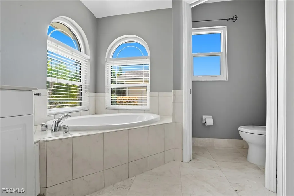 1062 SE 21st Avenue Cape Coral FL 33990