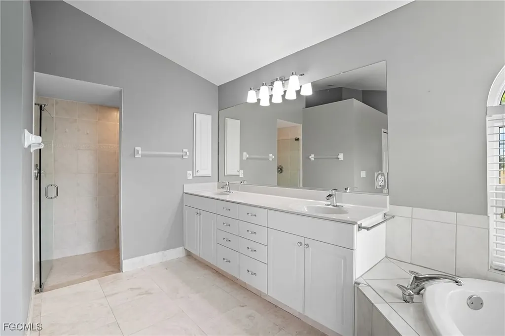 1062 SE 21st Avenue Cape Coral FL 33990