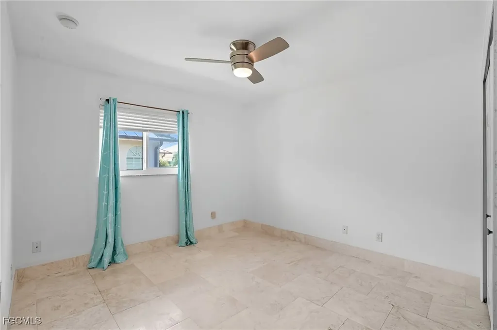 1062 SE 21st Avenue Cape Coral FL 33990
