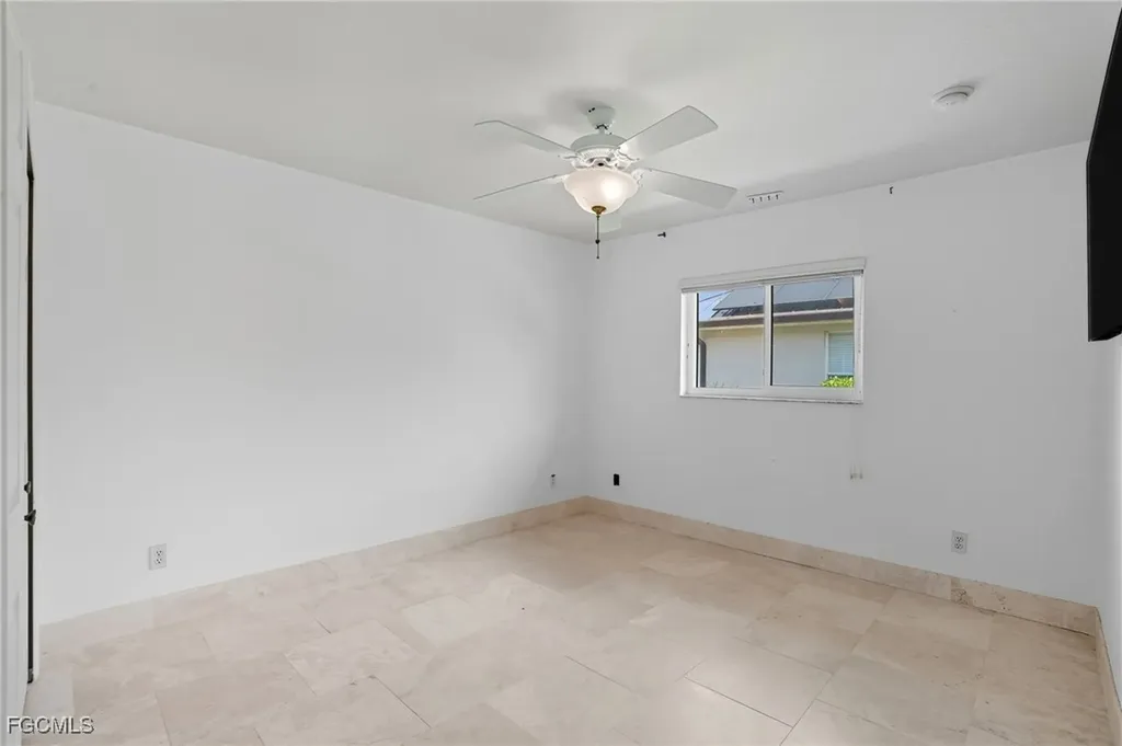 1062 SE 21st Avenue Cape Coral FL 33990