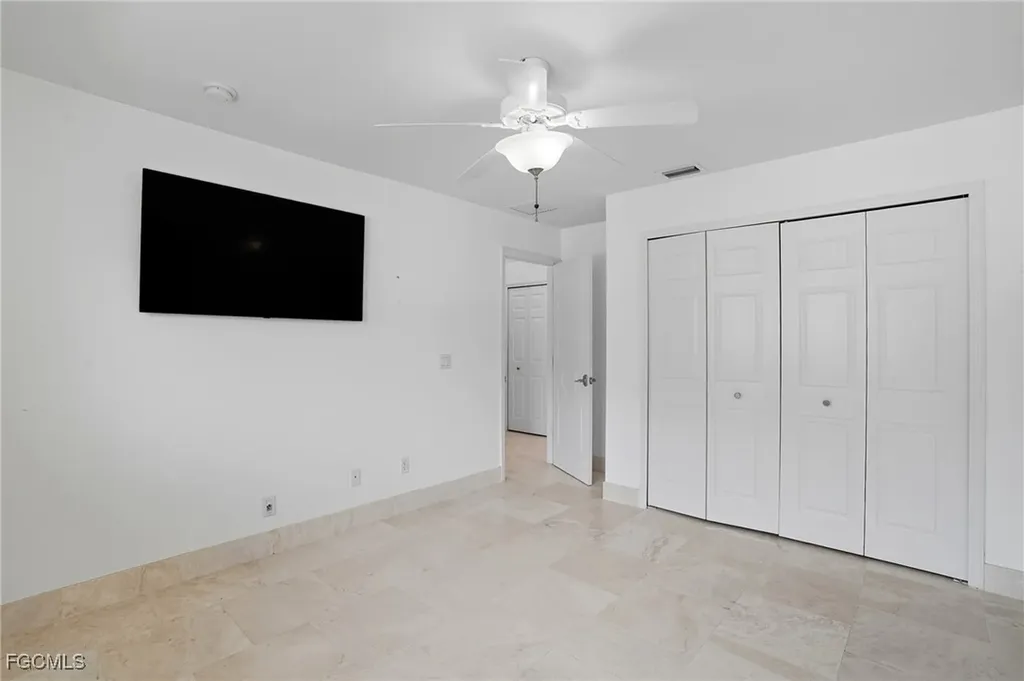 1062 SE 21st Avenue Cape Coral FL 33990