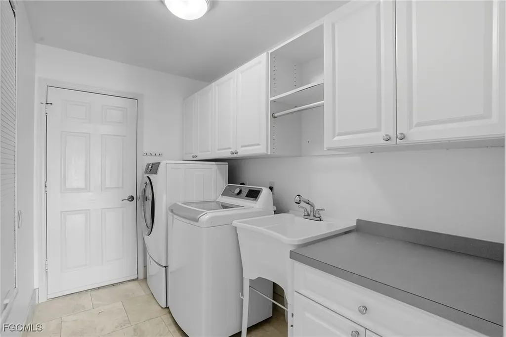 1062 SE 21st Avenue Cape Coral FL 33990