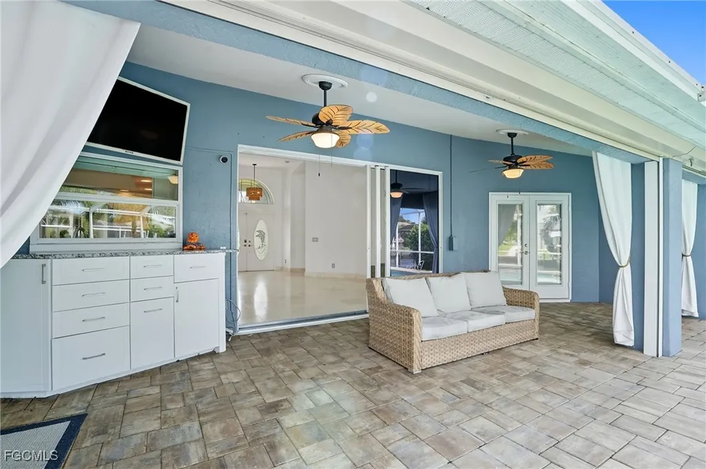 1062 SE 21st Avenue Cape Coral FL 33990