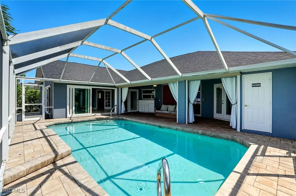 1062 SE 21st Avenue Cape Coral FL 33990